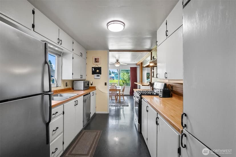 Property photo for 2423 Chestnut Street, Everett photo 15