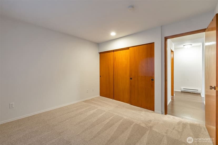 Property photo for 9512 1st Avenue NE #204, Seattle photo 14