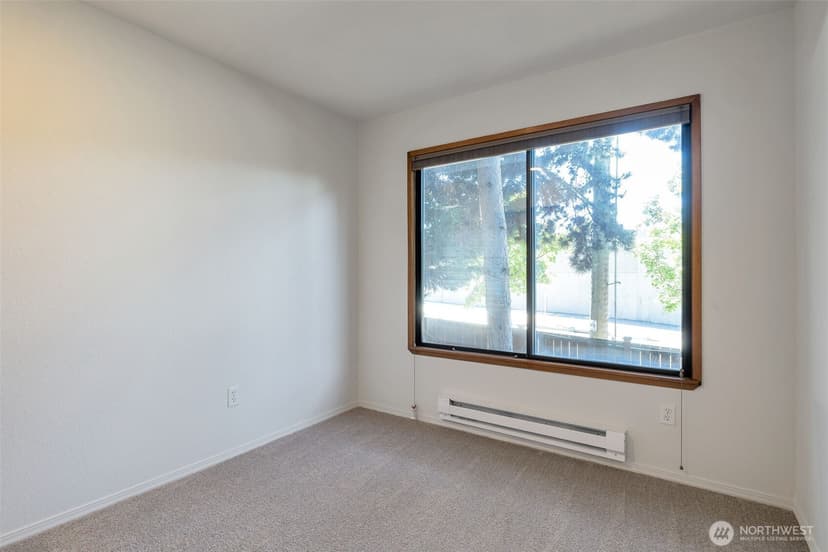 Property photo for 9512 1st Avenue NE #204, Seattle photo 10