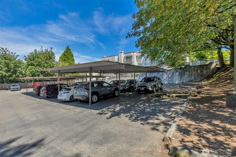 Property photo for 9512 1st Avenue NE #204, Seattle photo 15