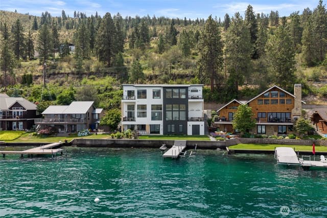 Property photo for 3212 S Lakeshore Road, Chelan photo 2