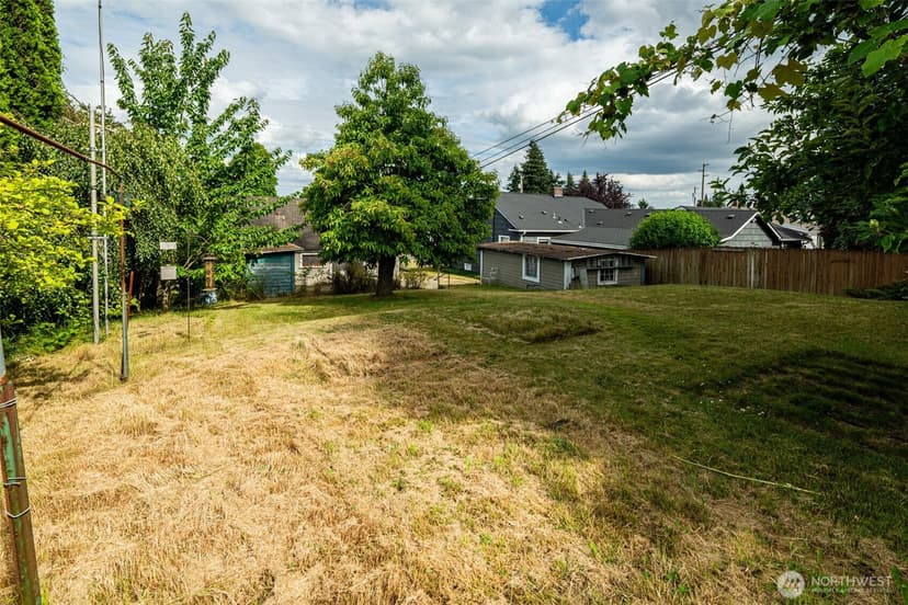 Property photo for 5806 Commercial Avenue, Everett photo 8