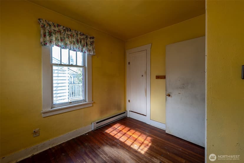Property photo for 5806 Commercial Avenue, Everett photo 19
