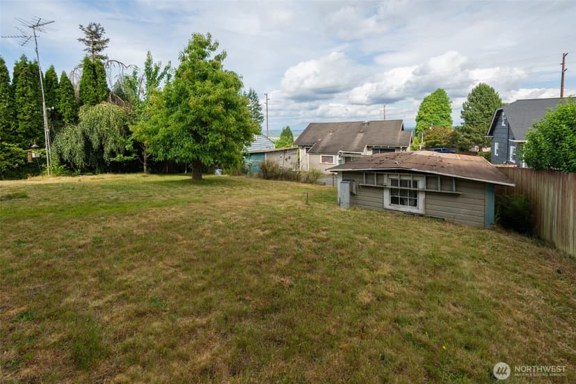 Property photo for 5806 Commercial Avenue, Everett photo 7