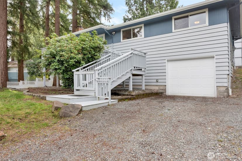 Property photo for 3433 NE 17th Place, Renton photo 2