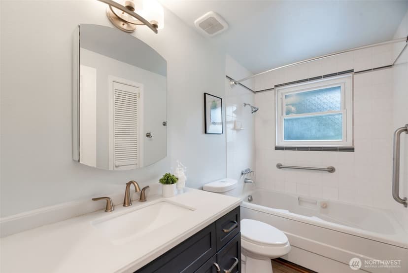Property photo for 3433 NE 17th Place, Renton photo 13