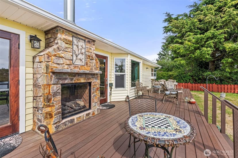 Property photo for 526 Sunset Avenue NE, Ocean Shores photo 23