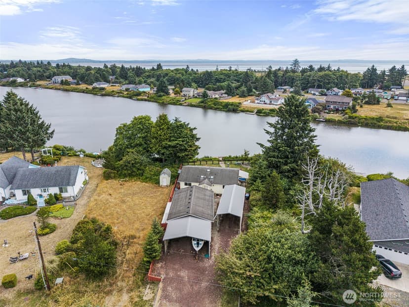 Property photo for 526 Sunset Avenue NE, Ocean Shores photo 26
