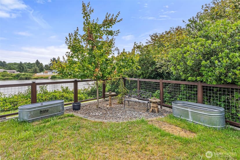 Property photo for 526 Sunset Avenue NE, Ocean Shores photo 33