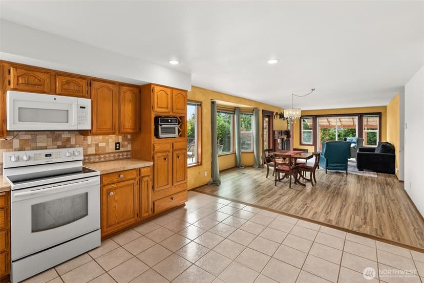 Property photo for 526 Sunset Avenue NE, Ocean Shores photo 13