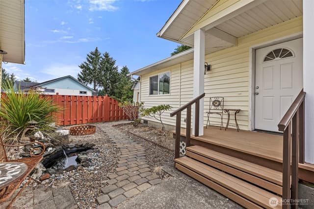 Property photo for 526 Sunset Avenue NE, Ocean Shores photo 2