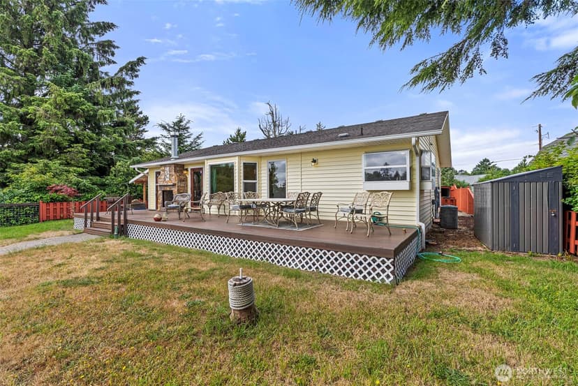 Property photo for 526 Sunset Avenue NE, Ocean Shores photo 34