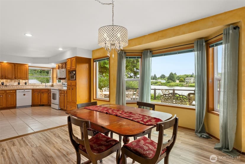 Property photo for 526 Sunset Avenue NE, Ocean Shores photo 15
