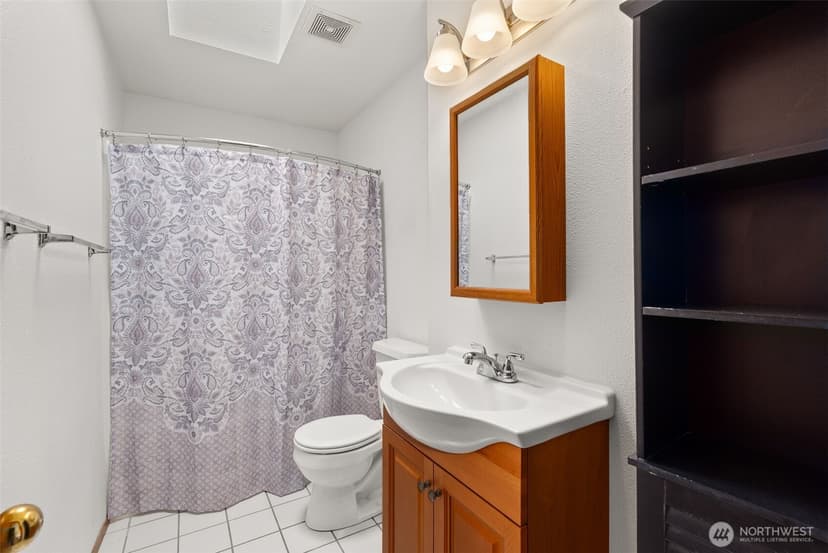 Property photo for 526 Sunset Avenue NE, Ocean Shores photo 20