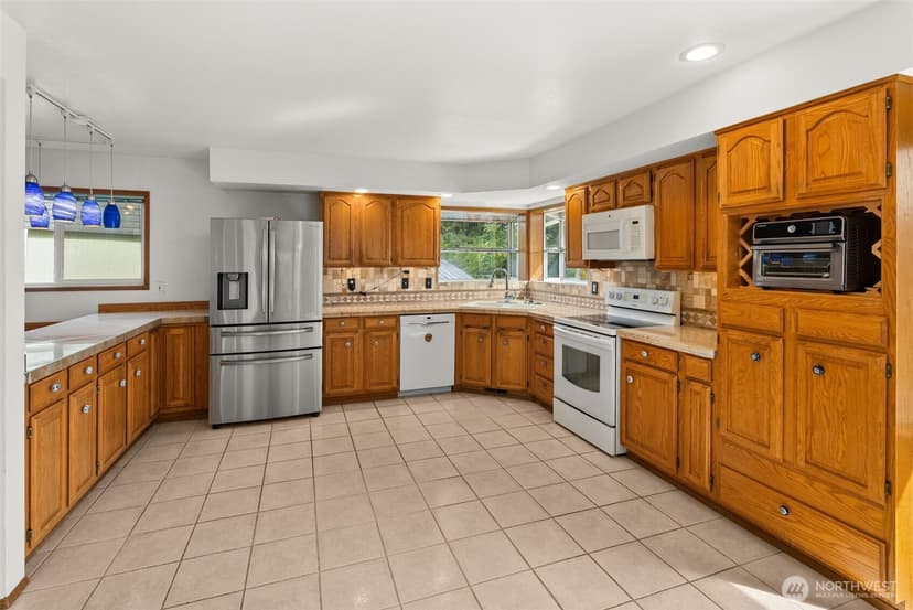 Property photo for 526 Sunset Avenue NE, Ocean Shores photo 10