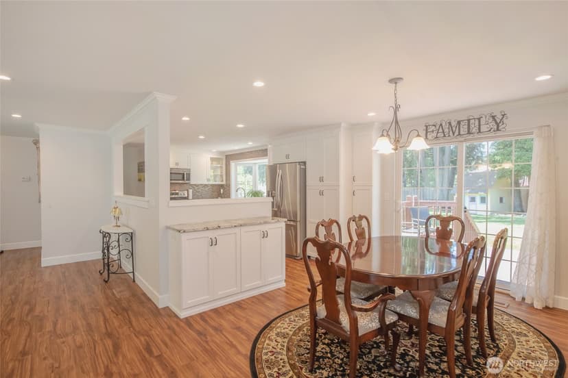 Property photo for 7610 95th Avenue SW, Lakewood photo 10