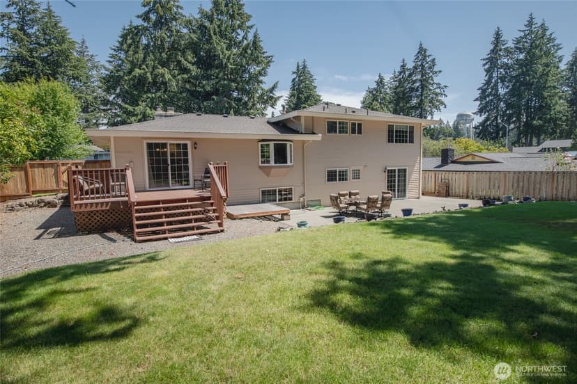 Property photo for 7610 95th Avenue SW, Lakewood photo 32
