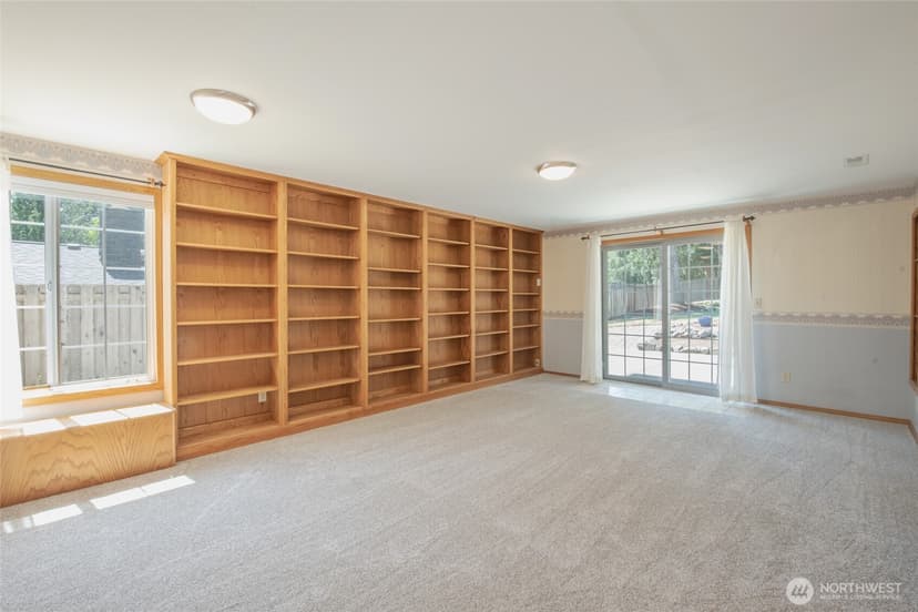 Property photo for 7610 95th Avenue SW, Lakewood photo 25
