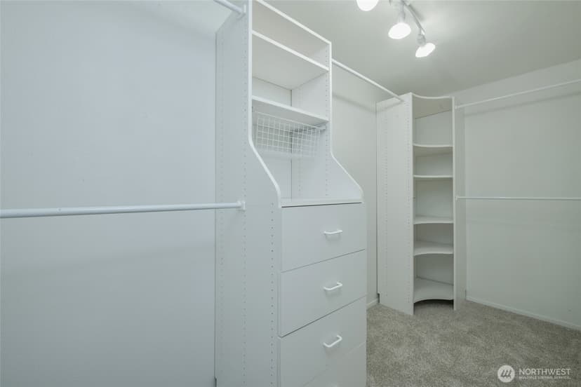 Property photo for 7610 95th Avenue SW, Lakewood photo 19