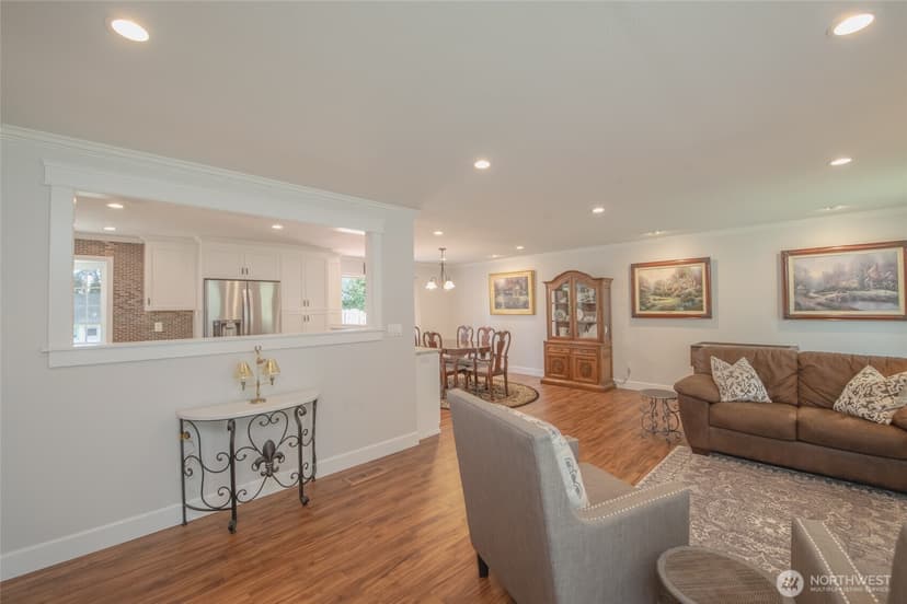 Property photo for 7610 95th Avenue SW, Lakewood photo 6