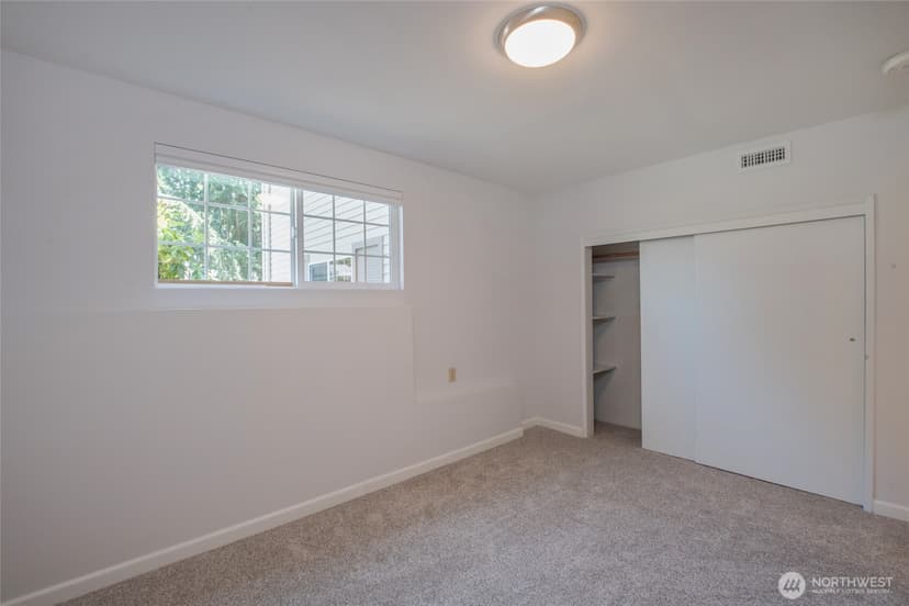 Property photo for 7610 95th Avenue SW, Lakewood photo 23