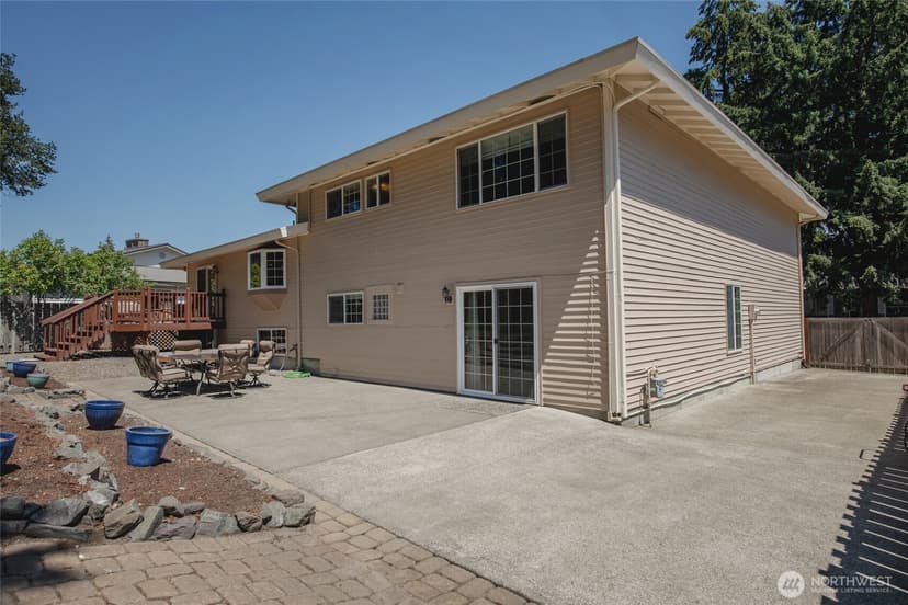 Property photo for 7610 95th Avenue SW, Lakewood photo 35