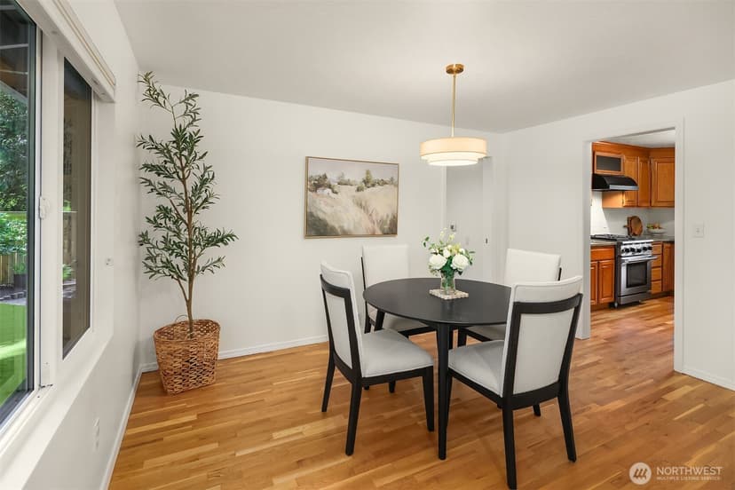 Property photo for 7061 NE 137th Street, Kirkland photo 6