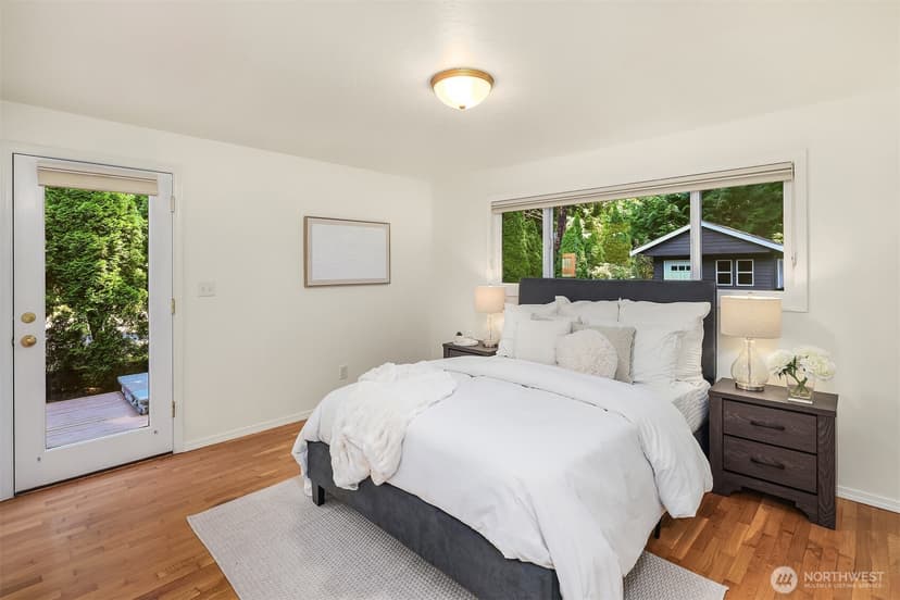 Property photo for 7061 NE 137th Street, Kirkland photo 11