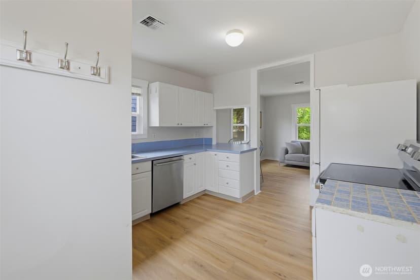 Property photo for 1010 N Pine Street, Tacoma photo 10