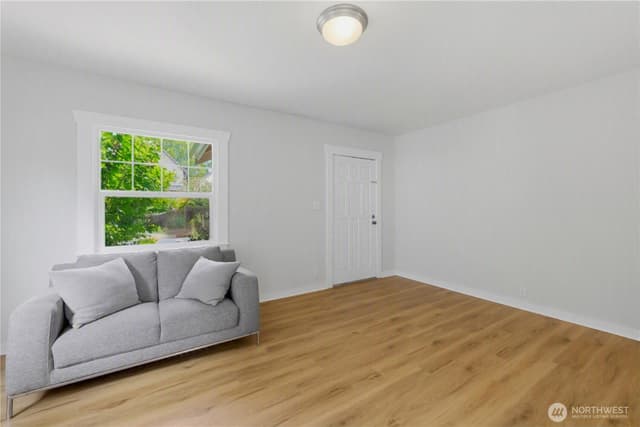 Property photo for 1010 N Pine Street, Tacoma photo 5