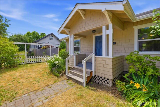Property photo for 1010 N Pine Street, Tacoma photo 3