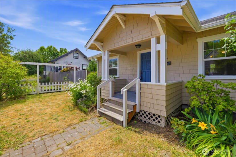 Property photo for 1010 N Pine Street, Tacoma photo 3