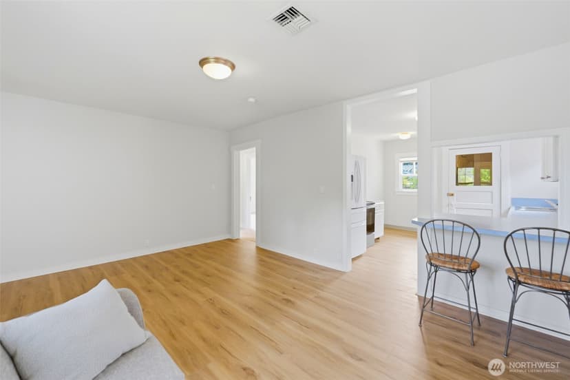 Property photo for 1010 N Pine Street, Tacoma photo 8