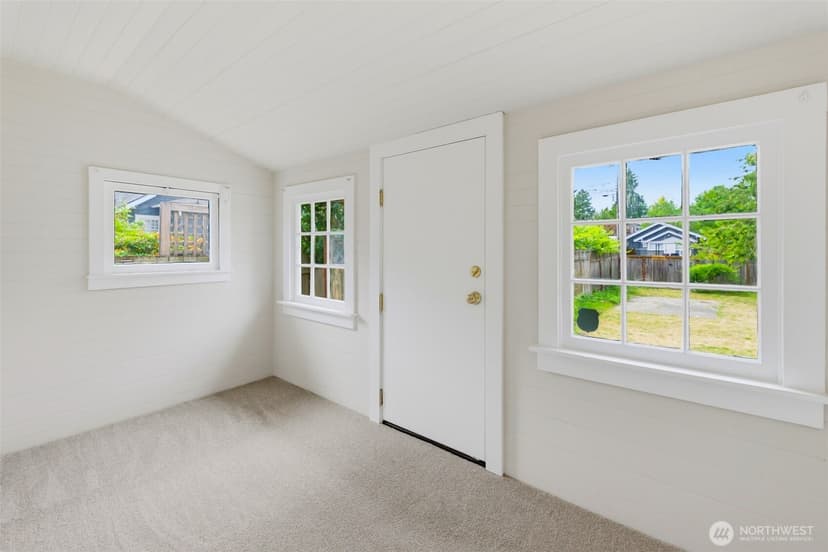 Property photo for 1010 N Pine Street, Tacoma photo 22