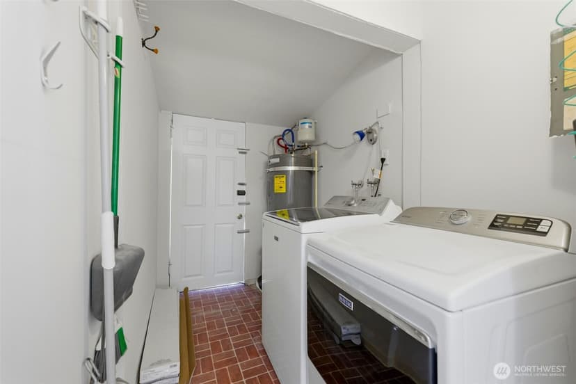 Property photo for 1010 N Pine Street, Tacoma photo 15