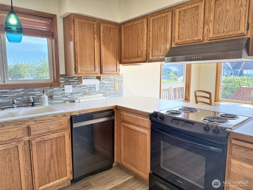 Property photo for 725 Wawona Avenue SW, Ocean Shores photo 8