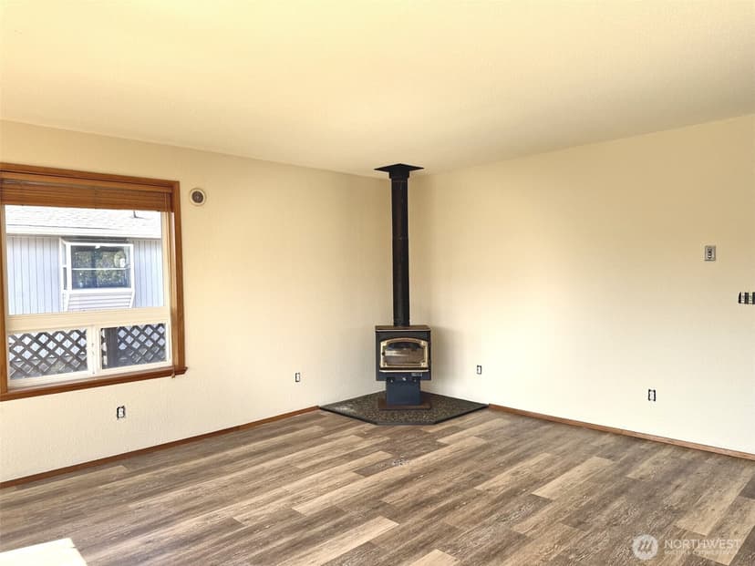 Property photo for 725 Wawona Avenue SW, Ocean Shores photo 9