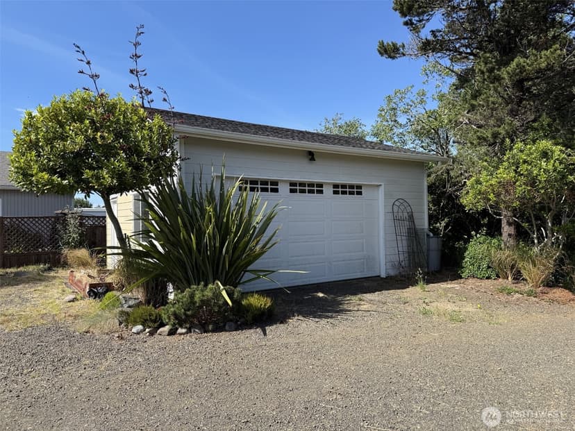 Property photo for 725 Wawona Avenue SW, Ocean Shores photo 15