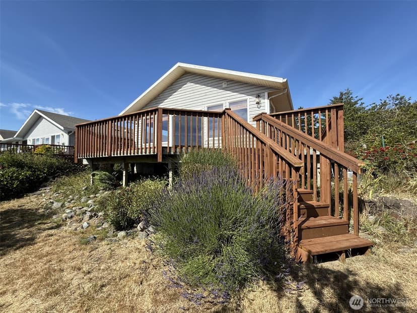 Property photo for 725 Wawona Avenue SW, Ocean Shores photo 2