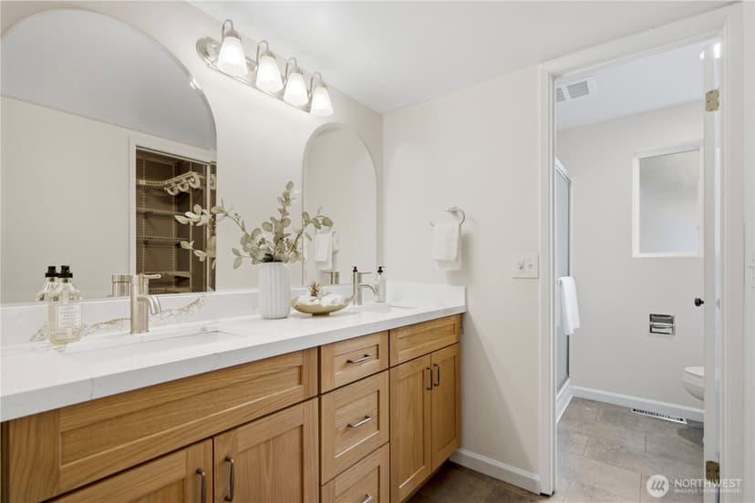 Property photo for 13232 NE 130th Place, Kirkland photo 17