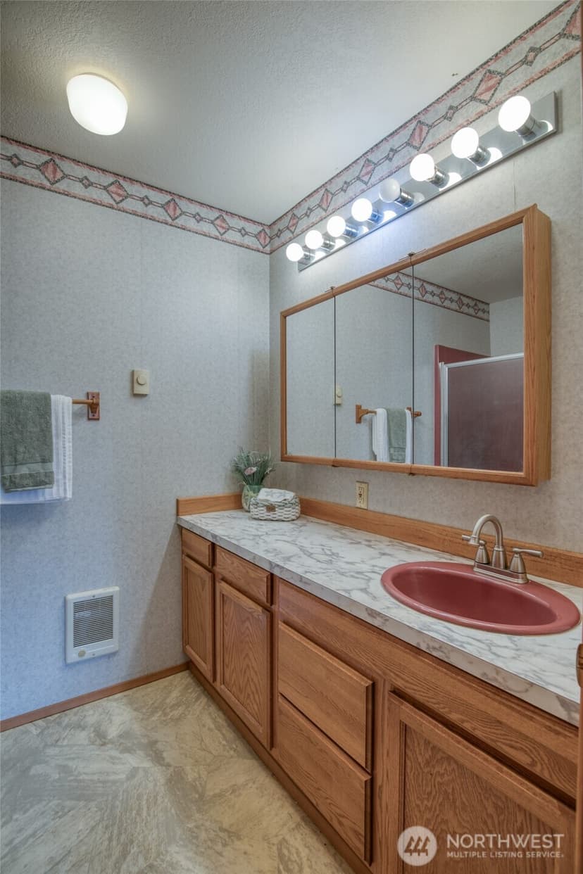 Property photo for 602 Huckleberry Court SE, Ocean Shores photo 21
