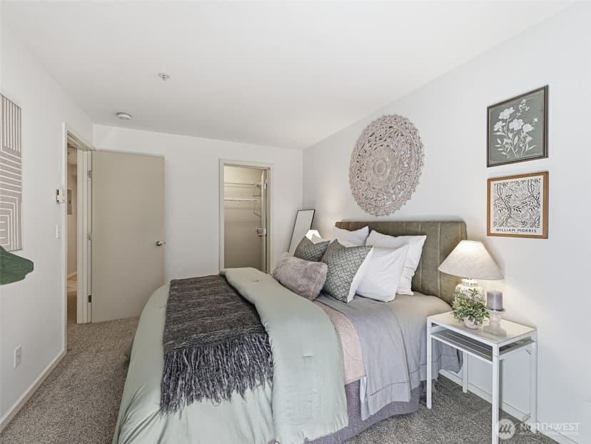 Property photo for 12345 Roosevelt Way NE #310, Seattle photo 25