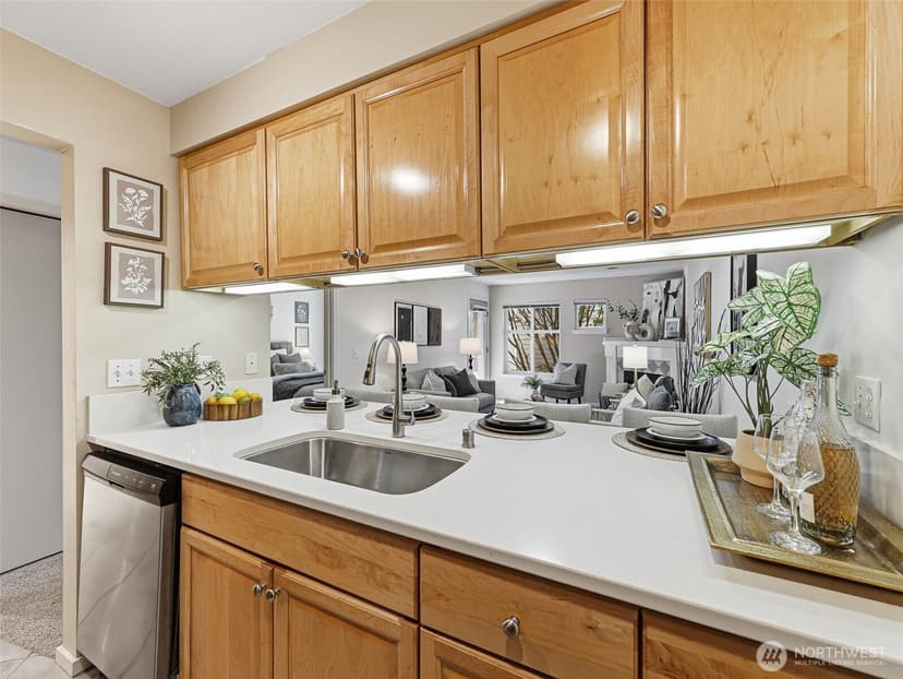 Property photo for 12345 Roosevelt Way NE #310, Seattle photo 19