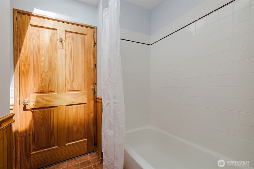 Property photo for 7685 NE Harbor View Drive, Poulsbo photo 6