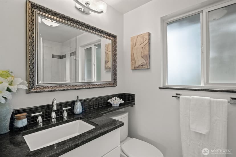 Property photo for 1011 Carol Way, Edmonds photo 24