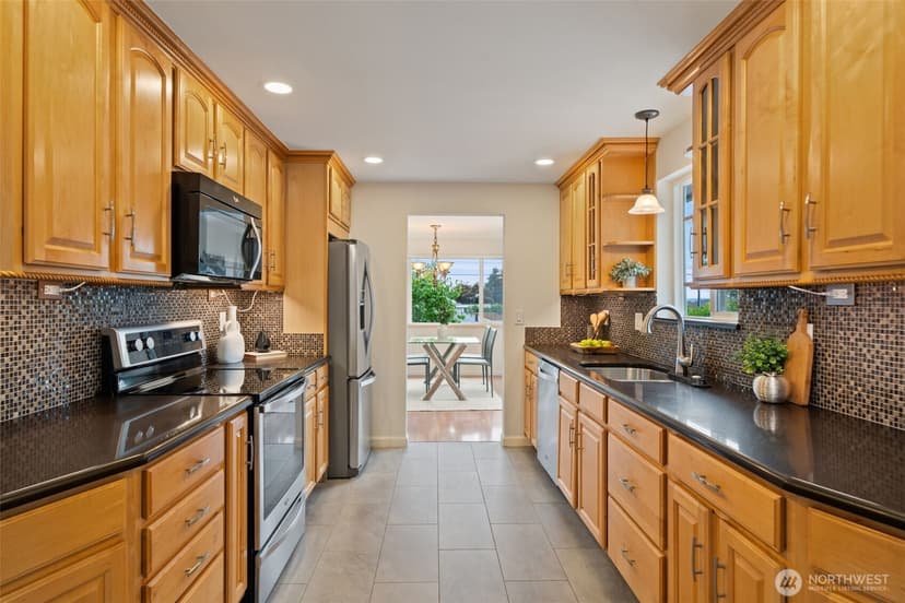 Property photo for 1011 Carol Way, Edmonds photo 16