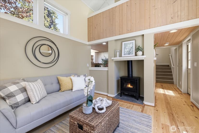 Property photo for 317 N 160TH Place, Shoreline photo 8
