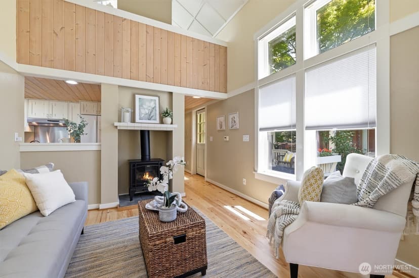 Property photo for 317 N 160TH Place, Shoreline photo 7