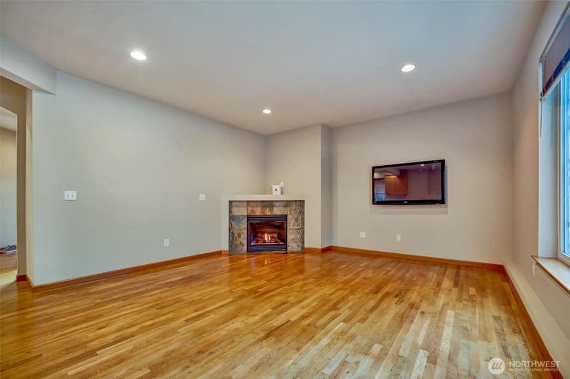 Property photo for 2125 131st Place SW, Everett photo 6