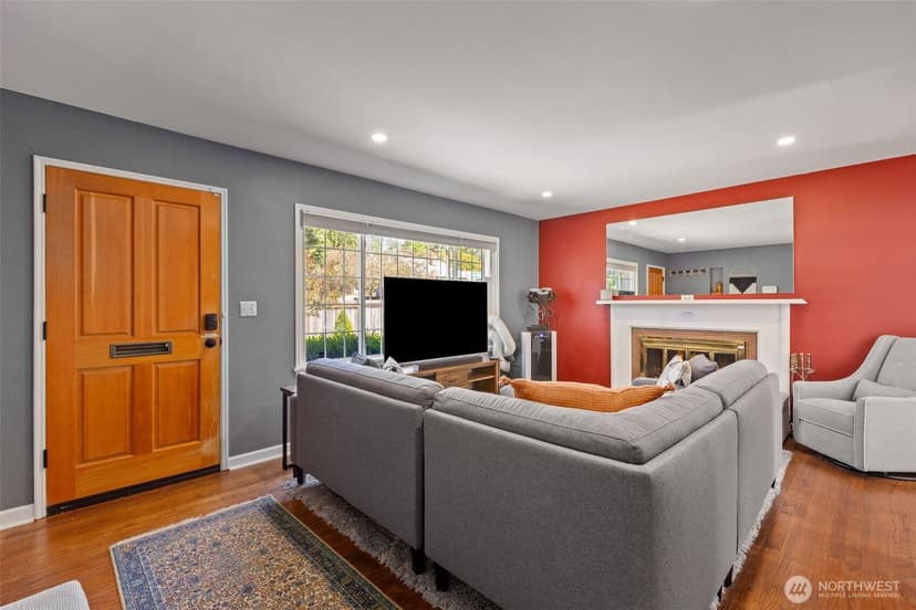 Property photo for 3701 SW Henderson Street, Seattle photo 4